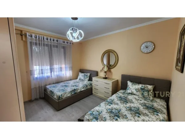 Durres, shitet apartament 1+1 Kati 8, 80 m² 200.000 € (Golem)