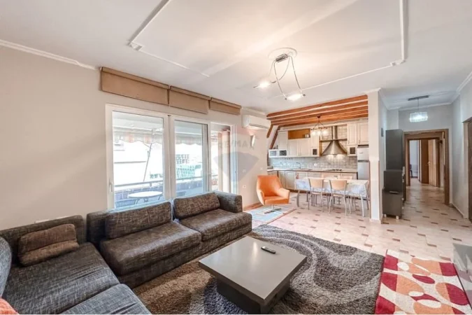 Tirane, jepet me qera 2+1+Ballkon Kati 7, 125 m² 750 € 