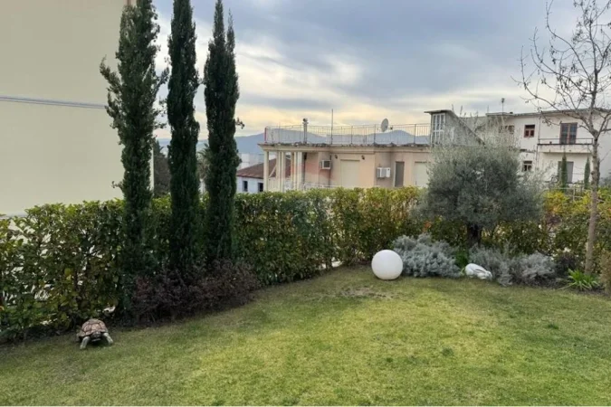 Tirane, shitet apartament 2+1+Ballkon Kati 0, 116 m² 530.000 € 