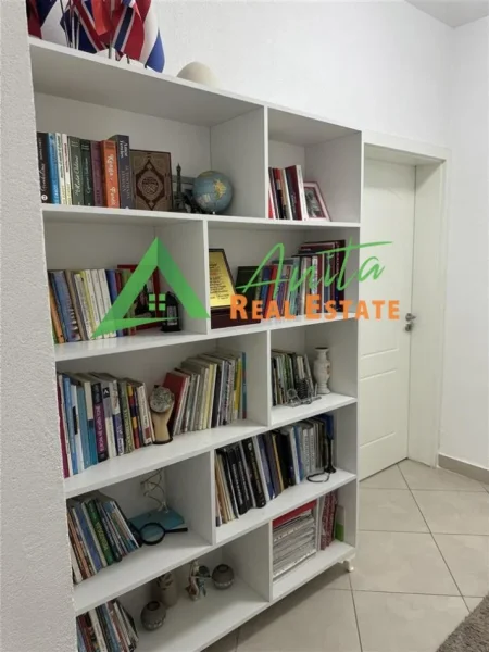 Tirane, jepet me qera apartament 2+1 Kati 1, 85 m² 600 € (Don Bosko)