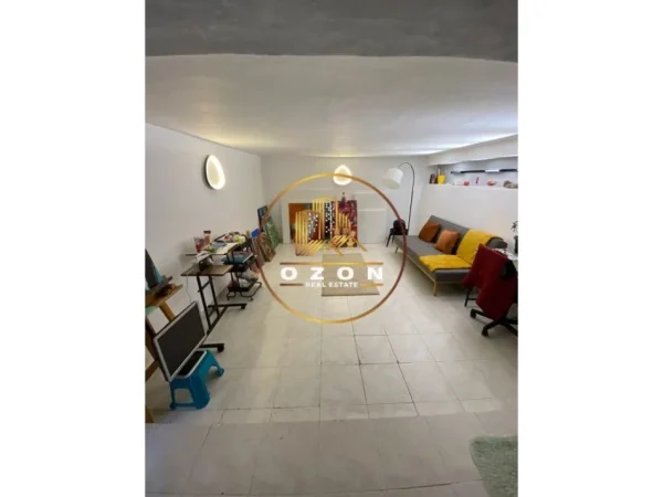 Shitet Ambient, Stadiumi Dinamo