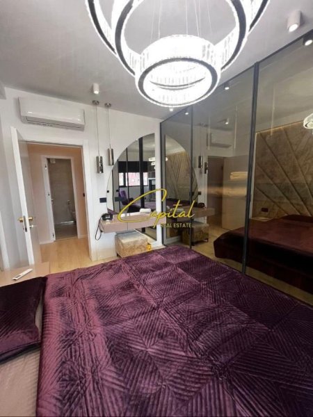 Tirane, jepet me qera apartament 2+1 Kati 9, 120 m² 1.800 € (LIQENI ARTIFICIAL)