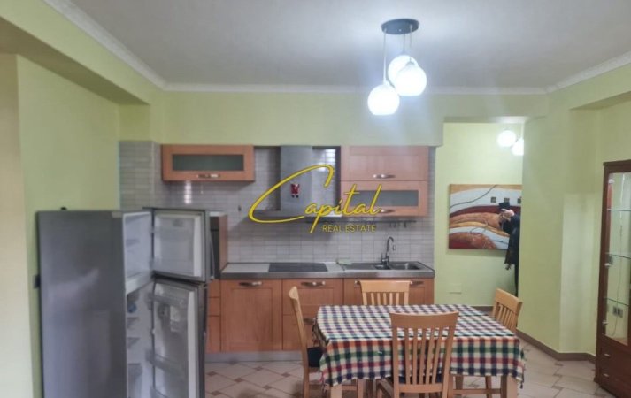 Tirane, jepet me qera apartament 2+1 Kati 2, 74 m² 650 € (RRUGA E DURRESIT)
