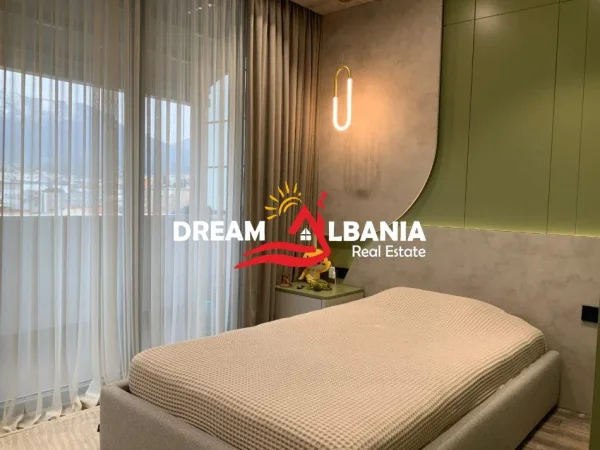 Tirane, shitet apartament 2+1 Kati 5, 119 m² 300.000 € (ali demi)