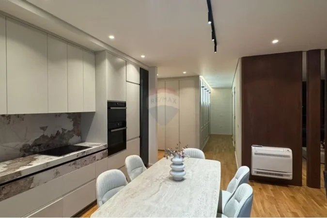 Tirane, shitet apartament 3+1+Ballkon Kati 3, 149 m² 416.000 € (TEG - LUNDER)