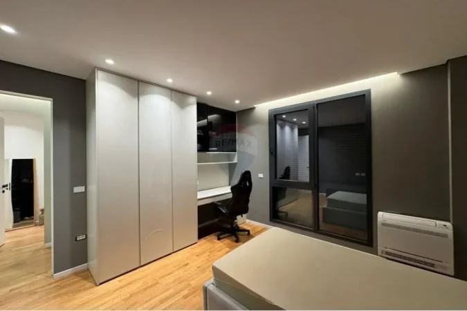 Tirane, shitet apartament 3+1+Ballkon Kati 3, 149 m² 416.000 € (TEG - LUNDER)