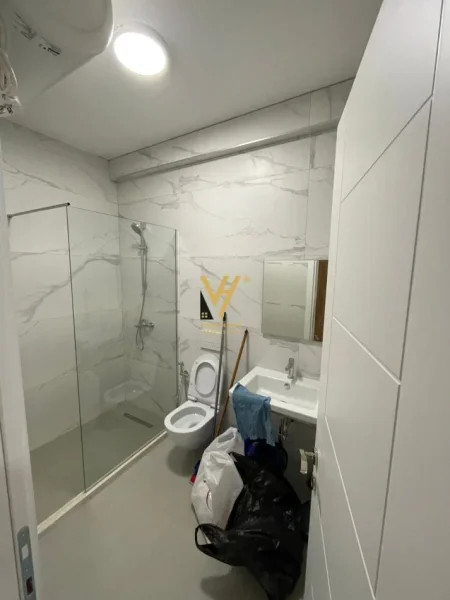 Tirane, jepet me qera apartament 2+1+Ballkon Kati 7, 115 m² 1.100 € (PORCELAN)
