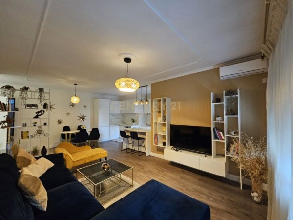 Tirane, jap me qera apartament 2+1+2 , 104 m² 1.200 € (Rruga e Kosovarëve)