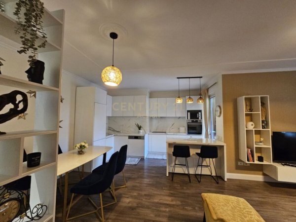 Tirane, jap me qera apartament 2+1+2 , 104 m² 1.200 € (Rruga e Kosovarëve)