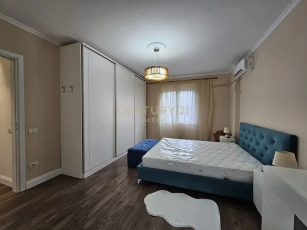 Tirane, jap me qera apartament 2+1+2 , 104 m² 1.200 € (Rruga e Kosovarëve)