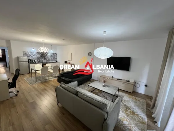 Tirane, jepet me qera apartament 2+1 Kati 2, 120 m² 1.105 € (bogdaneve)
