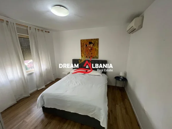 Tirane, jepet me qera apartament 2+1 Kati 2, 120 m² 1.105 € (bogdaneve)