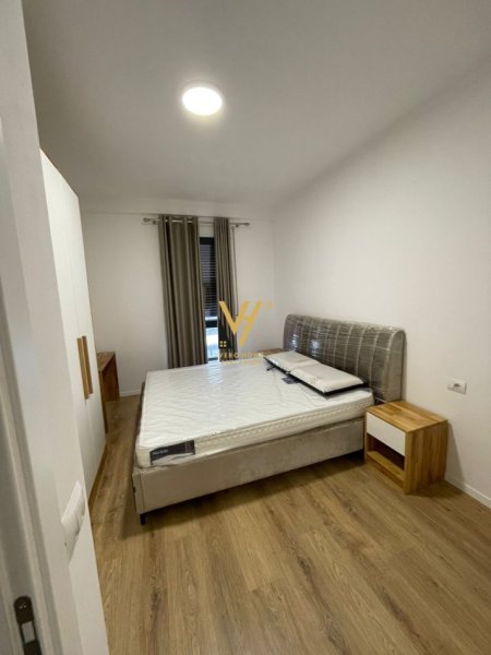 Tirane, jepet me qera apartament 2+1+Ballkon Kati 7, 94 m² 900 € (PORCELAN)