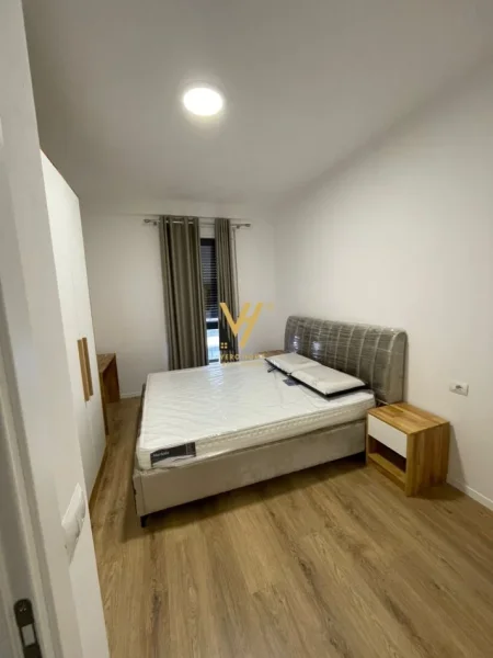 Tirane, jepet me qera apartament 2+1+Ballkon Kati 7, 94 m² 900 € (PORCELAN)