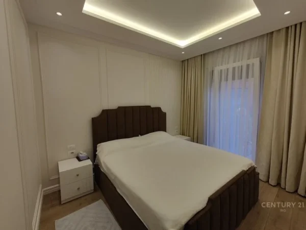 Tirane, shes apartament 2+1+2+ 2 Poste Parkimi , 98 m² 330.000 € (Qendra Tregtare TEG)