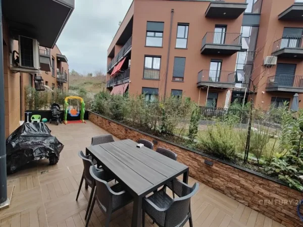 Tirane, shes apartament 2+1+2+ 2 Poste Parkimi , 98 m² 330.000 € (Qendra Tregtare TEG)