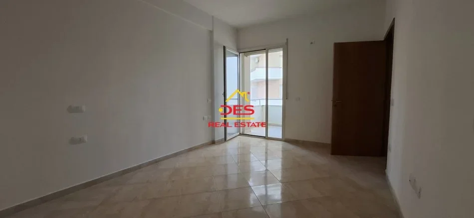 Vlore, shitet apartament 2+1+Ballkon Kati 2, 100 m² 220.000 € (Rruga Çamëria)