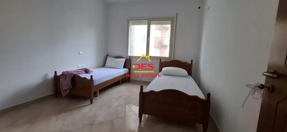 Vlore, shitet apartament 2+1+Ballkon Kati 2, 100 m² 220.000 € (Rruga Çamëria)