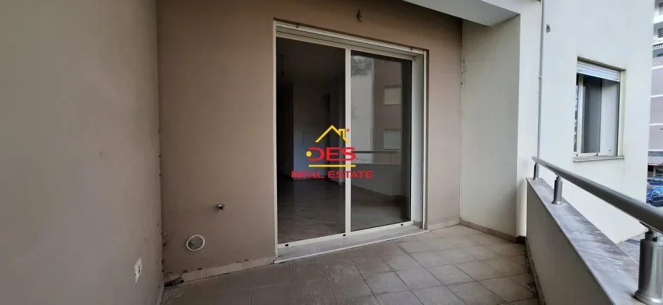 Vlore, shitet apartament 2+1+Ballkon Kati 2, 100 m² 220.000 € (Rruga Çamëria)