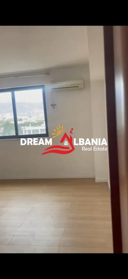 Tirane, jepet me qera apartament 2+1 Kati 6, 118 m² 800 € (bllok)