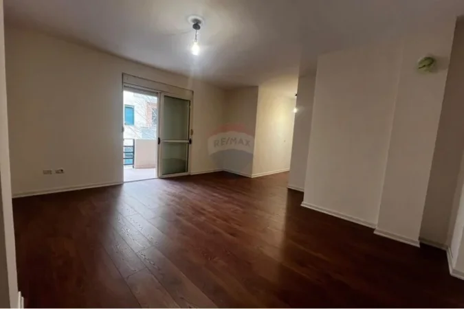 Tirane, shitet apartament 1+1+Ballkon Kati 2, 77 m² 140.000 € 