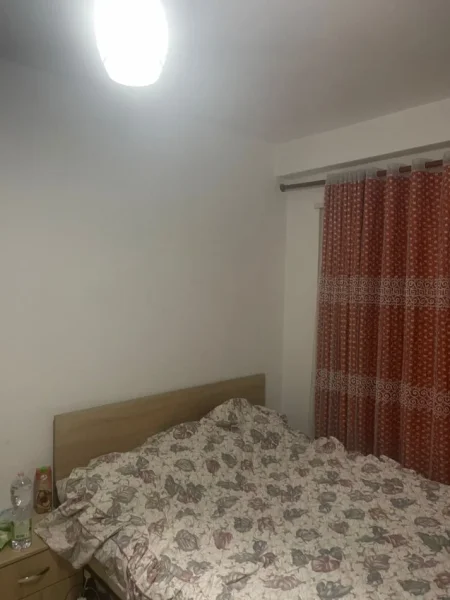 Tirane, jepet me qera apartament 2+1+Aneks+Ballkon Kati 2, 98 m² 500 € (Rruga Bill Klinton)
