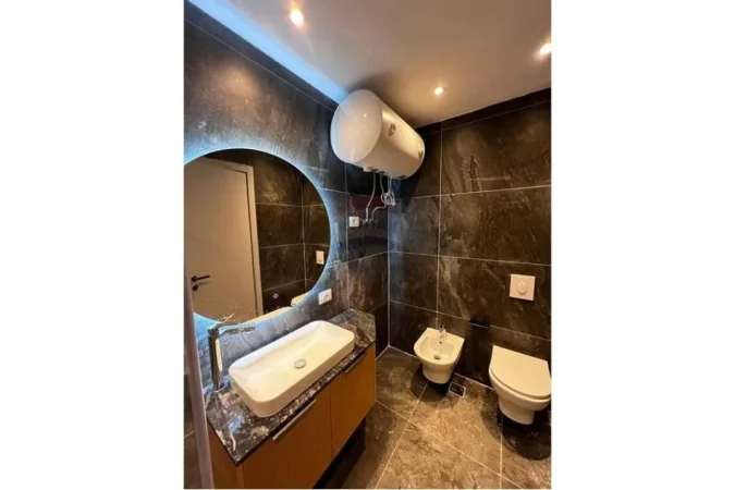 Tirane, jepet me qera apartament 2+1 Kati 4, 120 m² 900 € (QIRA APARTAMENT 2+1+2 ISH PROFARMA!)