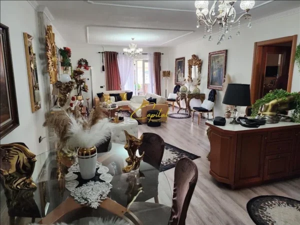 Tirane, shitet apartament 2+1 Kati 7, 136 m² 288.000 € (SELVIA)