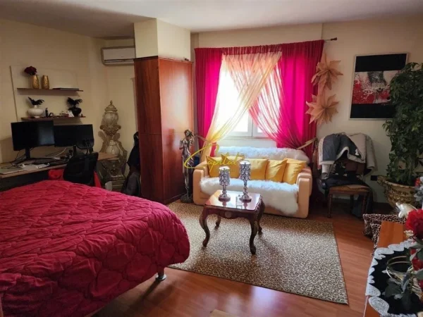Tirane, shitet apartament 2+1 Kati 7, 136 m² 288.000 € (SELVIA)