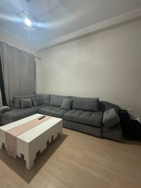 Tirane, jepet me qera apartament 1+1 Kati 5, 60 m² 550 € (21 Dhjetori)