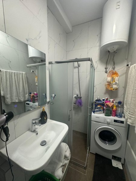Tirane, jepet me qera apartament 1+1 Kati 5, 60 m² 550 € (21 Dhjetori)