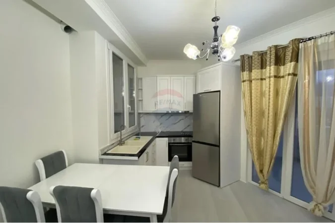 Tirane, jepet me qera apartament 1+1 Kati 6, 75 m² 500 € (Astir)