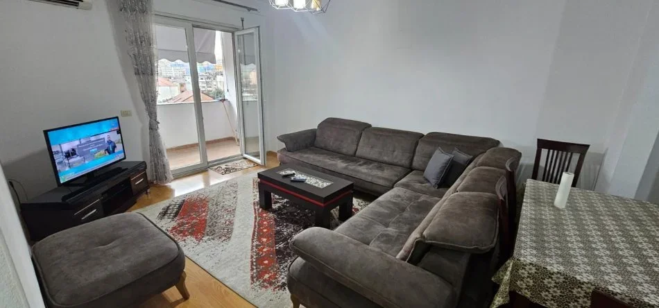 Tirane, jepet me qera apartament 2+1 Kati 4, 106 m² 500 € (Ali Demi)