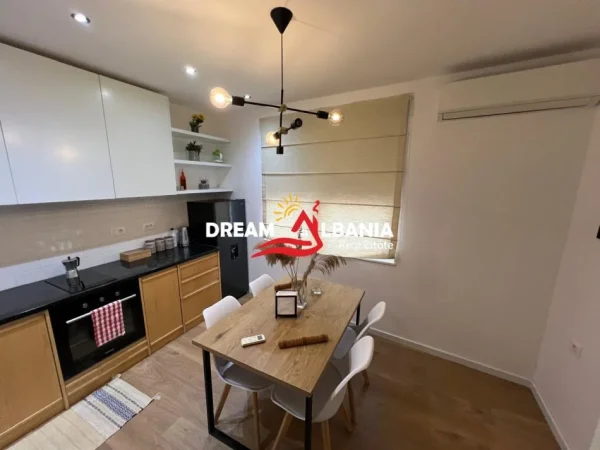Tirane, jepet me qera apartament 1+1 Kati 2, 55 m² 55 € (Ne Qender te Tiranes, tek Rruga e Bogdaneve)