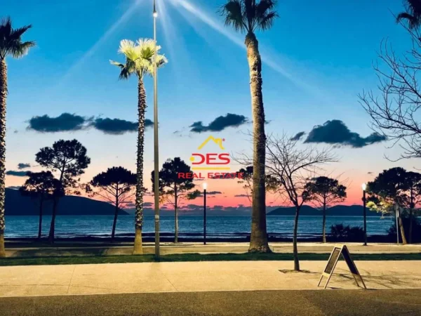 Vlore, shitet apartament 2+1+Ballkon Kati 1, 130 m² 227.500 € (Rruga Murat Tërbaçi)