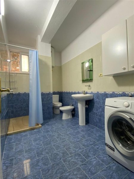 Tirane, jepet me qera shtepi 2+1+Ballkon Kati 1, 100 m² 500 € (Rruga e Dibres, prane Shkolles se Bashkuar.)