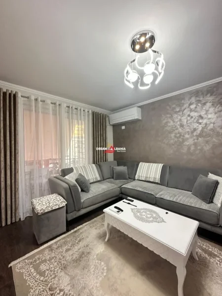 Tirane, shitet apartament 2+1+Ballkon Kati 4, 113 m² 265.000 € (Tek Selvia, Prane Shkolles Servete Maci)