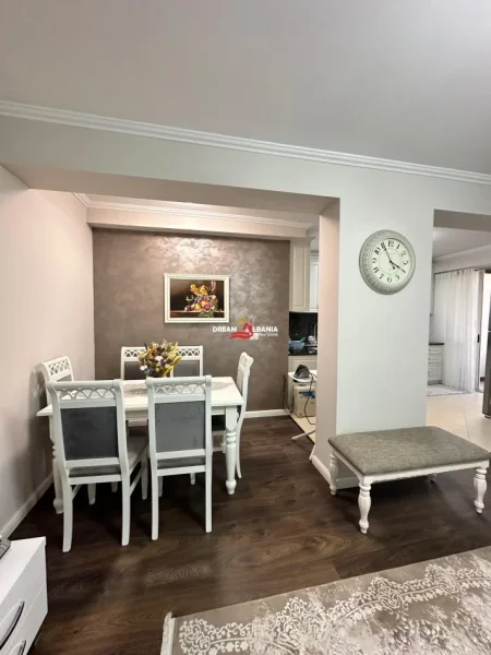 Tirane, shitet apartament 2+1+Ballkon Kati 4, 113 m² 265.000 € (Tek Selvia, Prane Shkolles Servete Maci)