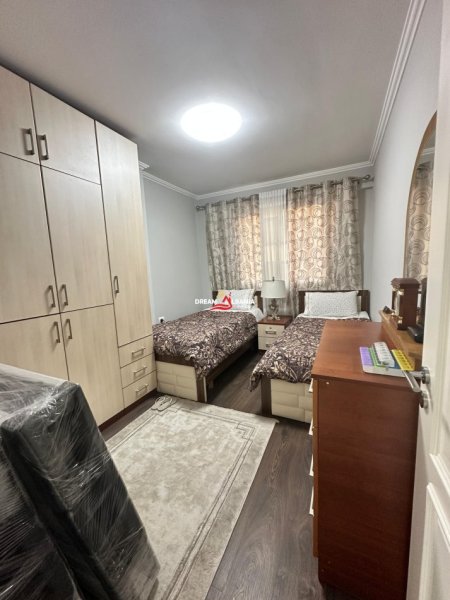 Tirane, shitet apartament 2+1+Ballkon Kati 4, 113 m² 265.000 € (Tek Selvia, Prane Shkolles Servete Maci)