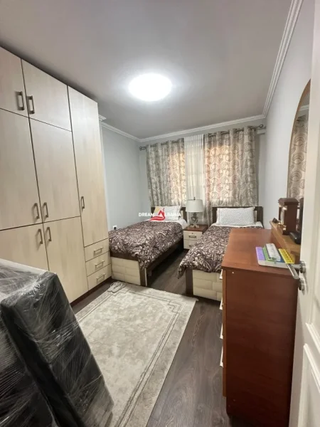 Tirane, shitet apartament 2+1+Ballkon Kati 4, 113 m² 265.000 € (Tek Selvia, Prane Shkolles Servete Maci)