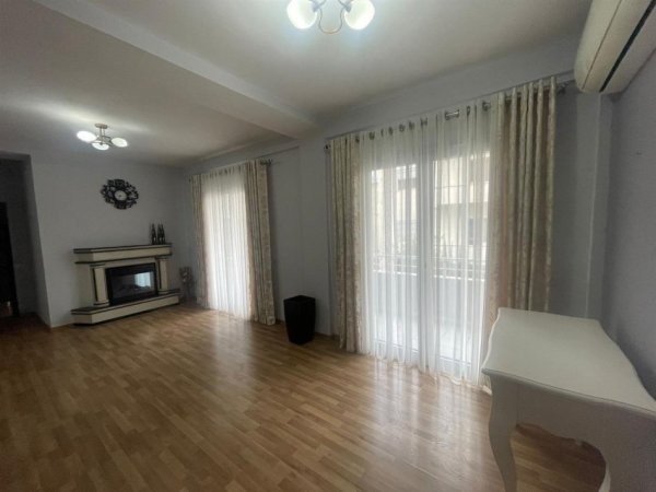Tirane, jepet me qera Vile 3+1+Ballkon Kati 3, 495 m² 1.350 € (Rruga Jordan Misja)