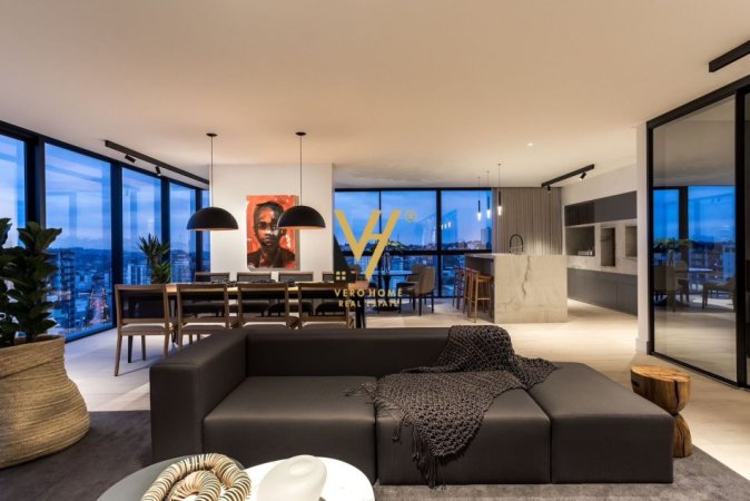 Tirane, jepet me qera apartament 2+1+Ballkon Kati 11, 120 m² 700 € (21 DHJETORI)