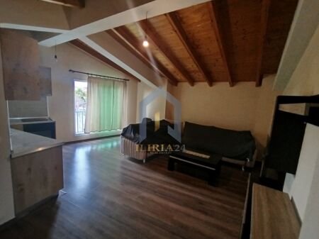 Tirane, jepet me qira apartament 1+1 Kati 3, 60 m² 250 € (Teki Selenica)