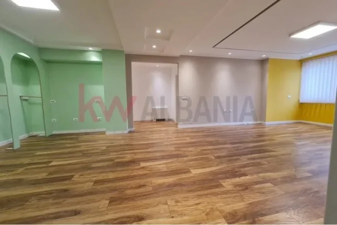 Tirane, jepet me qera zyre Kati 2, 162 m² 1.500 € (Rruga Dervish Hima)