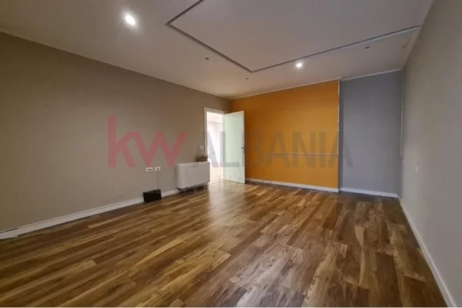 Tirane, jepet me qera zyre Kati 2, 162 m² 1.500 € (Rruga Dervish Hima)