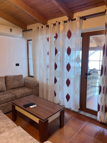 Tirane, jepet me qera apartament 1+1+Ballkon Kati 3, 60 m² 480 € (Rruga E DIBRES , prane viles Gold)