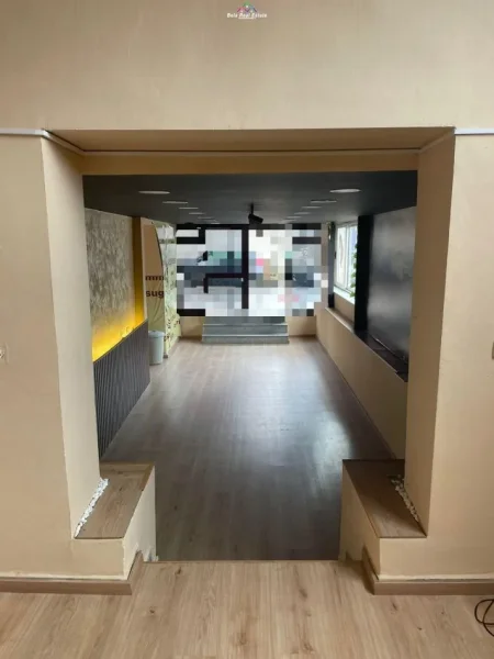 Tirane, jepet me qera dyqan Kati 0, 50 m² 500 € (qemal stafa)