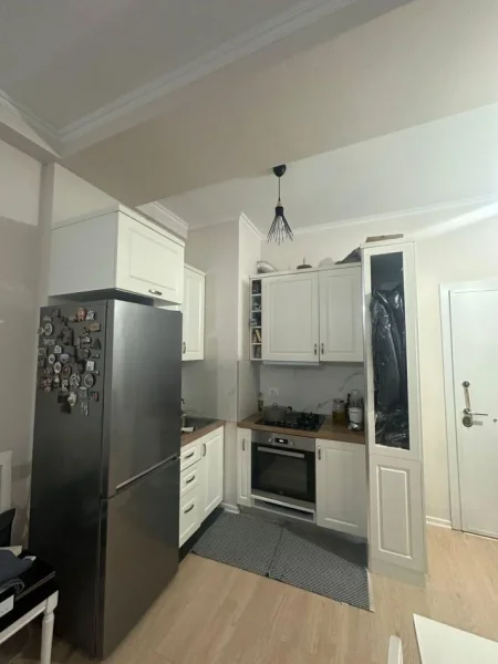 Tirane, jepet me qera apartament 1+1 Kati 5, 60 m² 550 € (Rruga Frosina Plaku)