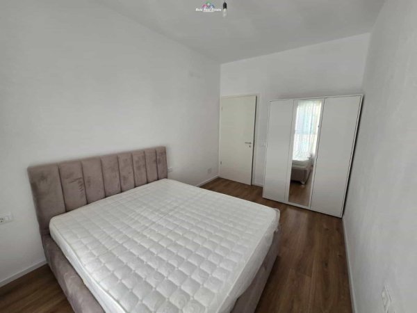 Tirane, jepet me qera apartament 1+1+Ballkon Kati 5, 60 m² 400 € (ali demi)