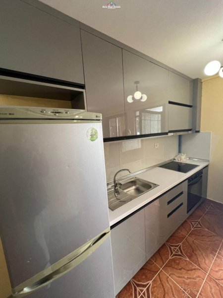 Tirane, jepet me qera Vile 2+1 Kati 1, 80 m² 400 € (fuat toptani)